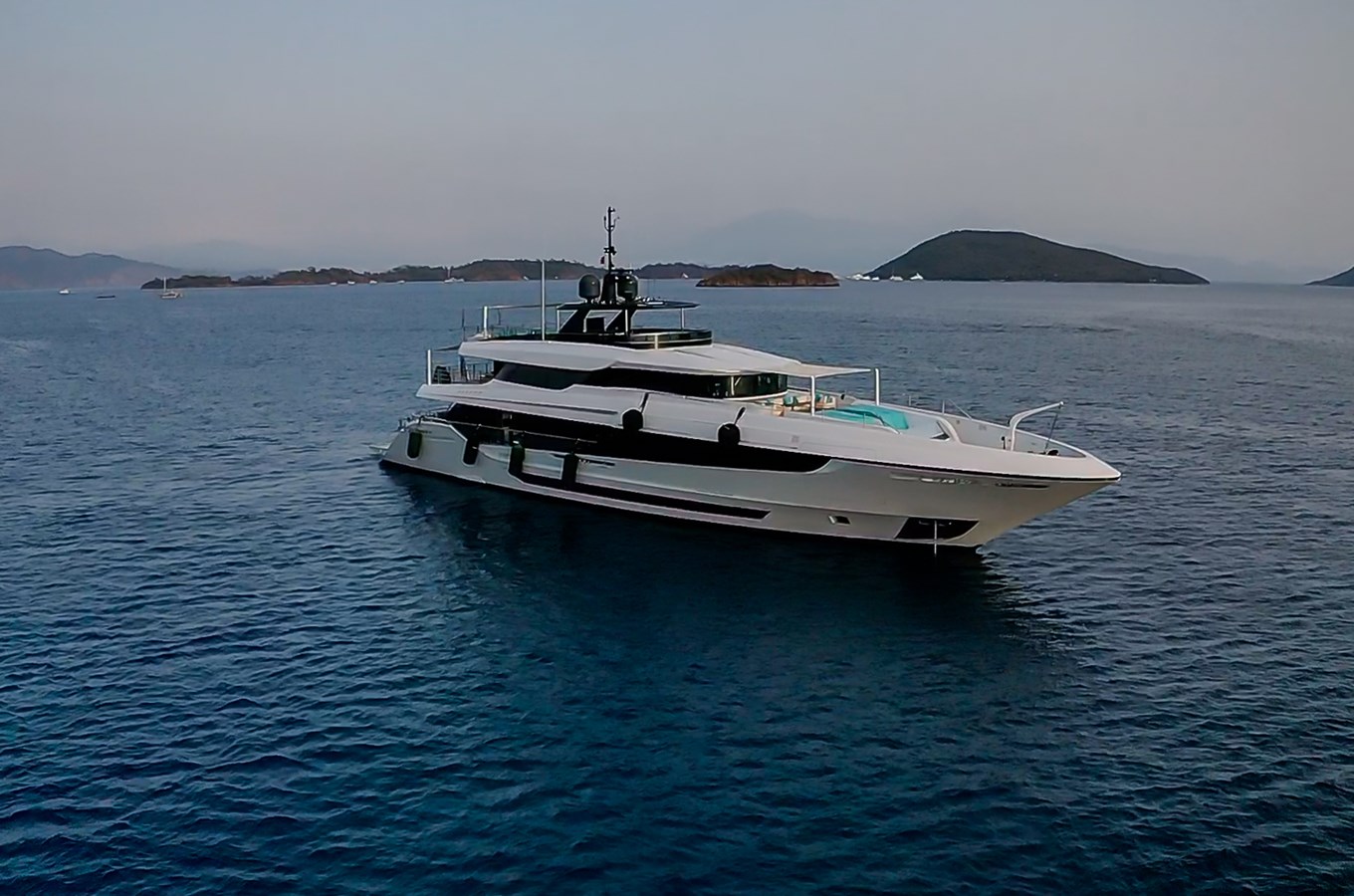 Unasola mangusta overmarine ocean 43 yacht for sale 15