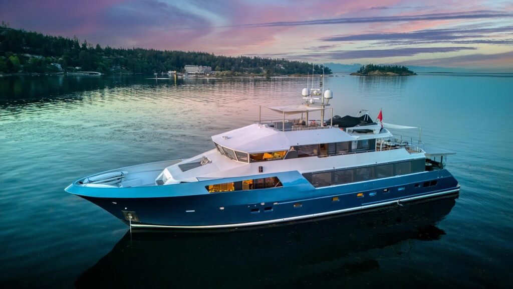 M/Y Ascente, Westport yacht