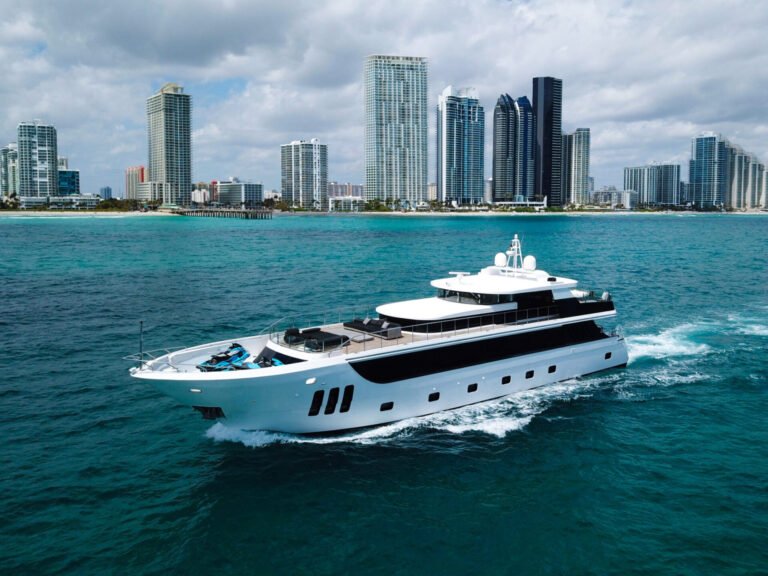 M/Y Privilege, Custom Line yacht