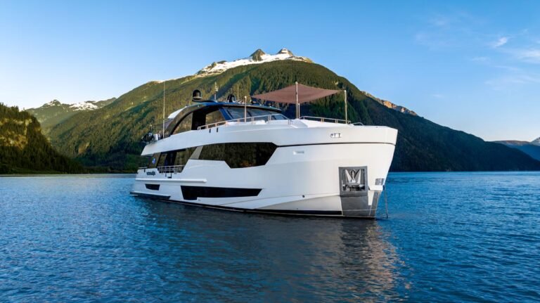 M/Y Voyager, Ocean Alexander yacht